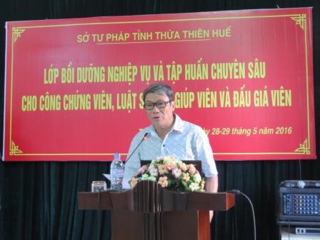 Bồi dưỡng nghiệp vụ và tập huấn chuyên sâu cho công chứng viên, luật sư, trợ giúp viên và đấu giá viên